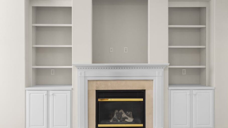 Regał na książki od podłogi do sufitu: projekt, nośność i montaż krok po kroku